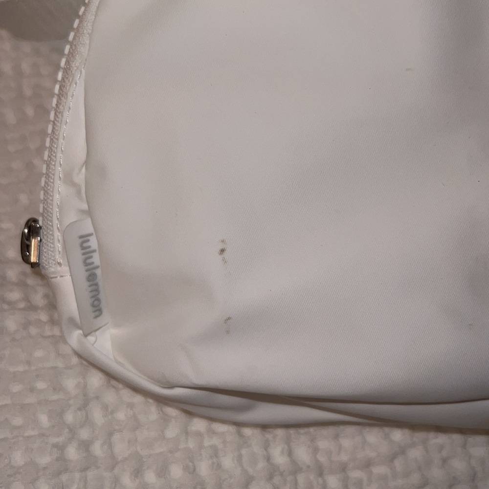 Lululemon crossbody bag white - Picture 2 of 4